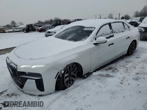2024 BMW 7 Series 760i xDrive z VIN WBA33EJ02RCR48098, wystawiony jako Copart lot #87464234 z przebiegiem 8 320 mil mil oraz Szkoda całkowita • Salvage title. Historia ofert i sprzedaży dostępna na DreamBid. Obrazek 1.