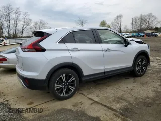 2024 Mitsubishi Eclipse Cross SE z VIN JA4ATWAA9RZ069181, wystawiony jako Copart lot #52674925 z przebiegiem 7522 mil mil oraz Szkody całkowita. Historia ofert i sprzedaży dostępna na DreamBid. Obrazek 3.