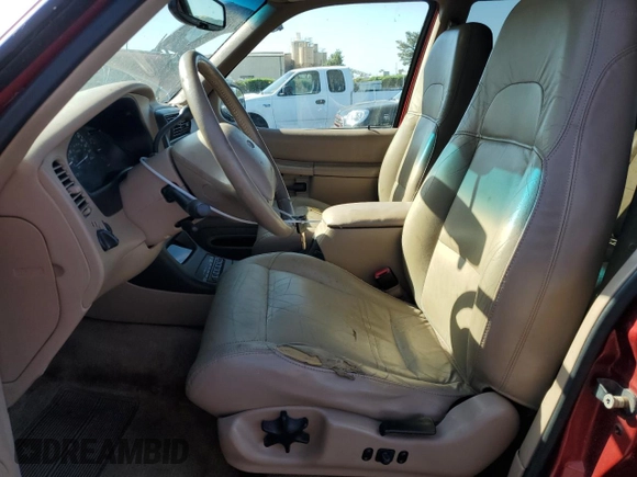 2001 Ford Explorer z VIN 1FMDU64P21UB11722, wystawiony jako Copart lot #57425525 z przebiegiem 116 938 mil mil oraz Szkoda całkowita • Salvage title. Historia ofert i sprzedaży dostępna na DreamBid. Obrazek 7.