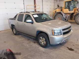 2007 Chevrolet Avalanche LTZ with VIN 3GNFK12397G175569, listed as a IAAI auction lot 41862937 with 225,032 mi miles. Bid and sale history available at carsss.com. Image 1.