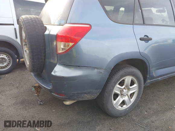 2006 Toyota RAV4 with VIN JTMZK33VX66002306, listed as a IAAI auction lot 42075057 with 271,662 mi miles. Bid and sale history available at carsss.com. Image 6.