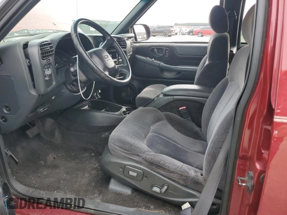 2001 Chevrolet Blazer LT with VIN 1GNCS13W11K260613, listed as a Copart auction lot 42402085 with 205,229 mi miles and Salvage title. Bid and sale history available at DreamBid. Image 7.