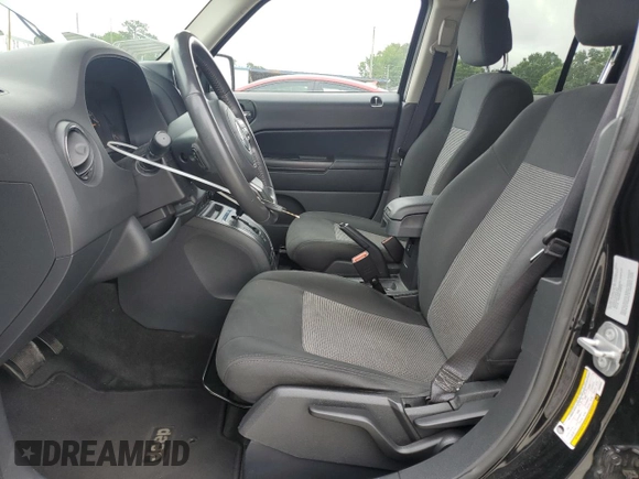2016 Jeep Patriot Latitude with VIN 1C4NJRFB5GD500545, listed as a Copart auction lot 60374225 with 172,174 mi miles and Salvage title. Bid and sale history available at DreamBid. Image 7.