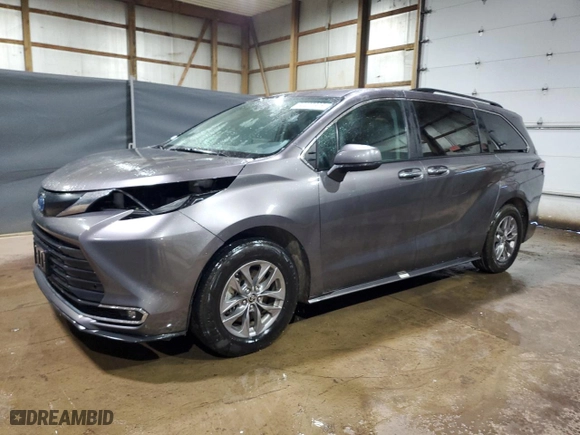 2024 Toyota Sienna XLE with VIN 5TDYRKEC8RS205440, listed as a Copart auction lot 54407305 with 49,934 mi miles and Clean Title. Bid and sale history available at carsss.com. Image 1.