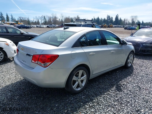 2015 Chevrolet Cruze LT with VIN 1G1PE5SB6F7247298, listed as a IAAI auction lot 41850387 with 83,640 mi miles. Bid and sale history available at carsss.com. Image 4.
