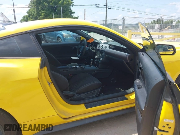 2015 Ford Mustang EcoBoost z VIN 1FA6P8TH1F5431521, wystawiony jako IAAI lot #42799574 z przebiegiem 147 337 mil mil oraz . Historia ofert i sprzedaży dostępna na DreamBid. Obrazek 5.