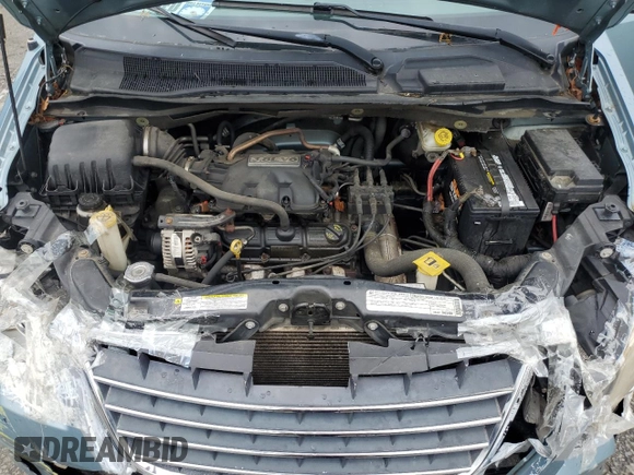 2010 Chrysler Town & Country Touring with VIN 2A4RR5D19AR170145, listed as a Copart auction lot 54665135 with 184,351 mi miles and Salvage Title. Bid and sale history available at DreamBid. Image 12.