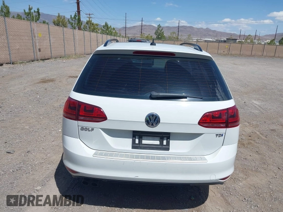 2015 Volkswagen Golf SportWagen TDI SE with VIN 3VWCA7AU2FM507053, listed as a IAAI auction lot 42117396 with 124,946 mi miles. Bid and sale history available at carsss.com. Image 16.