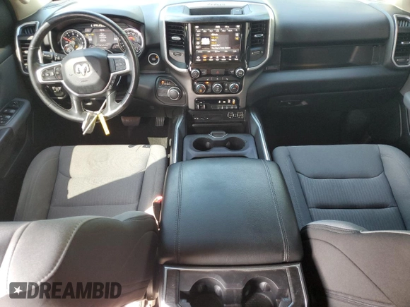 2019 Ram 1500 Big Horn z VIN 1C6RREBT7KN568289, wystawiony jako Copart lot #57787245 z przebiegiem 131 599 mil mil oraz Szkoda całkowita • Salvage title. Historia ofert i sprzedaży dostępna na DreamBid. Obrazek 8.