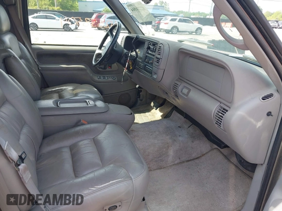 1999 GMC Suburban z VIN 3GKGK26J2XG505570, wystawiony jako IAAI lot #42358504 z przebiegiem 115 253 mil mil oraz . Historia ofert i sprzedaży dostępna na DreamBid. Obrazek 5.