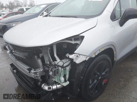 2022 Chevrolet Trax LT with VIN KL7CJLSMXNB552223, listed as a IAAI auction lot 41563148 with 19,382 mi miles. Bid and sale history available at carsss.com. Image 6.