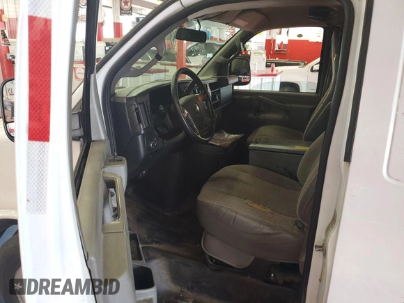 2017 Chevrolet Express Cargo z VIN 1GCWGAFF7H1248369, wystawiony jako IAAI lot #42844628 z przebiegiem 173 570 mil mil oraz . Historia ofert i sprzedaży dostępna na DreamBid. Obrazek 1.