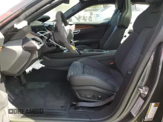 2023 Audi e-tron GT Premium Plus z VIN WAUFJBFW2P7005195, wystawiony jako Copart lot #65416414 z przebiegiem 6499 mil mil oraz Szkody całkowita. Historia ofert i sprzedaży dostępna na DreamBid. Obrazek 7.