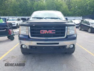 2009 GMC Sierra 1500 z VIN 2GTEK33Y391100131, wystawiony jako IAAI lot #42292487 z przebiegiem 197 968 mil mil oraz . Historia ofert i sprzedaży dostępna na DreamBid. Obrazek 12.