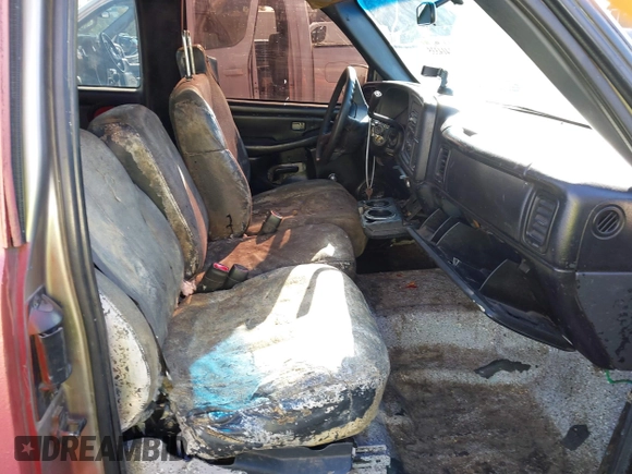 2000 Chevrolet Silverado 1500 with VIN 2GCEC19W6Y1117267, listed as a IAAI auction lot 41414335 with 255,802 mi miles and . Bid and sale history available at DreamBid. Image 5.
