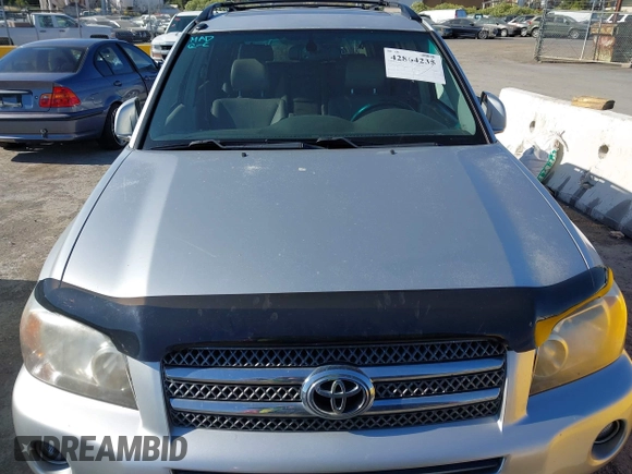 2006 Toyota Highlander with VIN JTEDW21A460015561, listed as a IAAI auction lot 42864235 with 202,859 mi miles and . Bid and sale history available at DreamBid. Image 6.