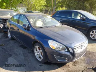 2013 Volvo S60 T5 Premier with VIN YV1612FS5D2189034, listed as a IAAI auction lot 42055704 with 134,225 mi miles. Bid and sale history available at carsss.com. Image 1.
