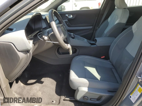2023 Polestar 2 z VIN YSMED3KA5PL131679, wystawiony jako Copart lot #54813885 z przebiegiem 23 960 mil mil oraz Tytuł czysty. Historia ofert i sprzedaży dostępna na DreamBid. Obrazek 7.