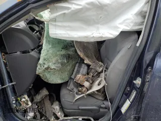 2009 Toyota Matrix S с VIN 2T1LE40EX9C010426, выставлен на аукционе Copart как лот 55604385 с пробегом Не указан миль и Списание • Salvage title. История ставок и продаж доступна на DreamBid. Изображение 7.