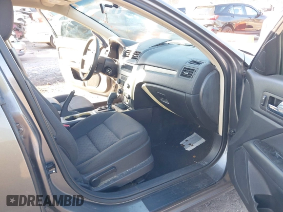 2010 Ford Fusion SE with VIN 3FAHP0HA7AR258048, listed as a IAAI auction lot 41208669 with 157,985 mi miles. Bid and sale history available at carsss.com. Image 5.