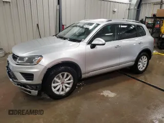 2015 Volkswagen Touareg Sport with VIN WVGEF9BP3FD006729, listed as a Copart auction lot 44791025 with 130,782 mi miles and Clean title. Bid and sale history available at DreamBid. Image 1.