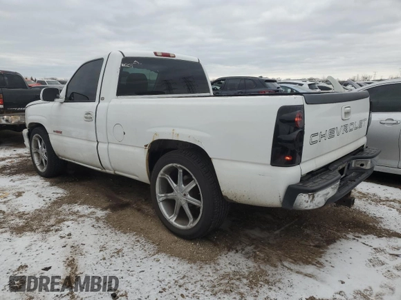 2004 Chevrolet Silverado 1500 Work Truck with VIN 1GCEC14V54Z198987, listed as a Copart auction lot 88980575 with 281,667 mi miles and Salvage Title. Bid and sale history available at carsss.com. Image 2.
