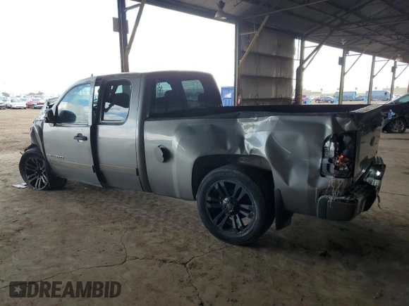 2007 Chevrolet Silverado 1500 LT w/1LT with VIN 2GCEC19CX71624659, listed as a Copart auction lot 48613205 with 187,468 mi miles and Salvage Title. Bid and sale history available at carsss.com. Image 2.
