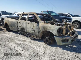 2023 Ram 3500 Tradesman z VIN 3C63RRGLXPG623758, wystawiony jako Copart lot #52343875 z przebiegiem Nie podano mil oraz Nie do naprawy • Non repairable. Historia ofert i sprzedaży dostępna na DreamBid. Obrazek 4.