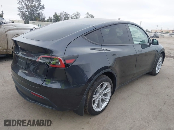 2024 Tesla Model Y с VIN 7SAYGDED9RF092955, выставлен на аукционе IAAI как лот 42757539 с пробегом 6 385 миль миль и . История ставок и продаж доступна на DreamBid. Изображение 4.