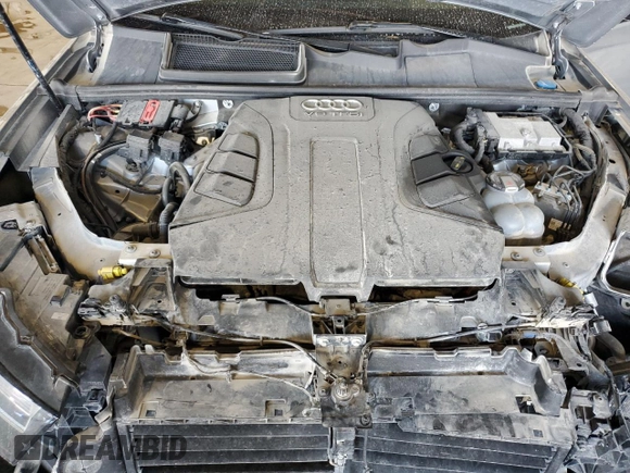 2018 Audi Q7 Premium Plus z VIN WA1LAAF78JD015418, wystawiony jako Copart lot #52317205 z przebiegiem 97 675 mil mil oraz Szkoda całkowita • Salvage title. Historia ofert i sprzedaży dostępna na DreamBid. Obrazek 12.