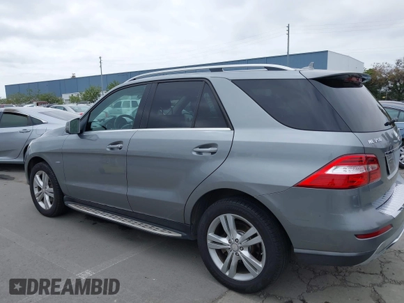 2012 Mercedes-Benz M ML 350 with VIN 4JGDA5HB2CA022335, listed as a IAAI auction lot 42045828 with 162,328 mi miles. Bid and sale history available at carsss.com. Image 3.