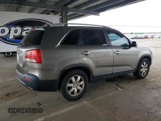 2013 Kia Sorento LX with VIN 5XYKTDA23DG310778, listed as a Copart auction lot 61196035 with 211,842 mi miles and Clean title. Bid and sale history available at DreamBid. Image 3.