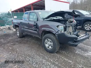 2018 Toyota Tacoma SR z VIN 5TFSX5EN6JX060153, wystawiony jako IAAI lot #41566129 z przebiegiem 33 669 mil mil oraz . Historia ofert i sprzedaży dostępna na DreamBid. Obrazek 1.