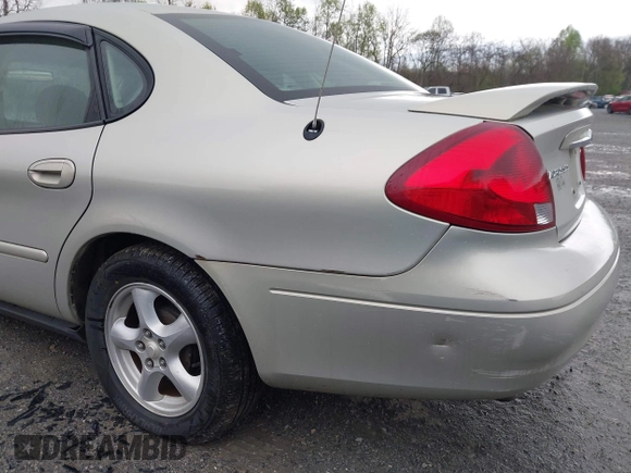 2003 Ford Taurus SES Standard with VIN 1FAFP55U43A140202, listed as a IAAI auction lot 41994960 with 90,650 mi miles. Bid and sale history available at carsss.com. Image 16.