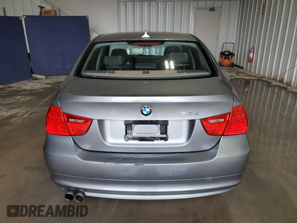 2010 BMW 3 Series 328i z VIN WBAPH5G51ANM69962, wystawiony jako Copart lot #54676555 z przebiegiem 173 498 mil mil oraz Czysty tytuł • Clean title. Historia ofert i sprzedaży dostępna na DreamBid. Obrazek 6.