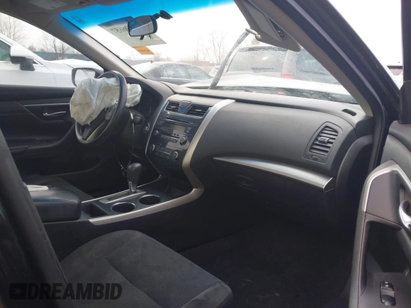 2015 Nissan Altima 2.5 SV with VIN 1N4AL3AP1FC582082, listed as a IAAI auction lot 42006657 with 132,343 mi miles. Bid and sale history available at carsss.com. Image 5.
