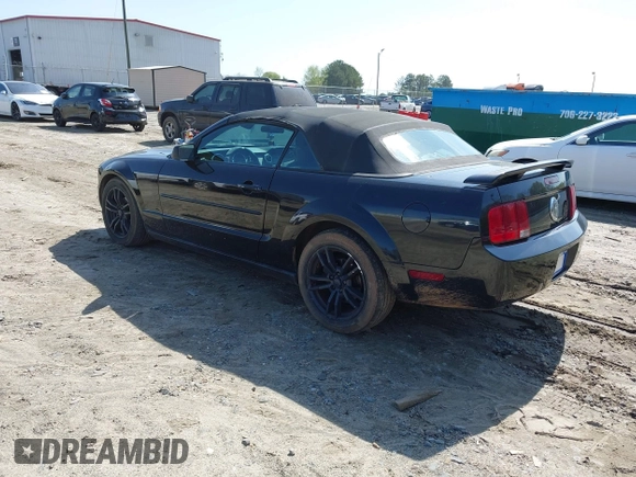 2007 Ford Mustang Deluxe with VIN 1ZVFT84N475262622, listed as a IAAI auction lot 41928843 with 162,026 mi miles and . Bid and sale history available at DreamBid. Image 3.