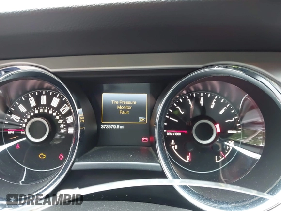 2014 Ford Mustang V6 с VIN 1ZVBP8EMXE5243143, выставлен на аукционе IAAI как лот 42590172 с пробегом 373 579 миль миль и . История ставок и продаж доступна на DreamBid. Изображение 7.