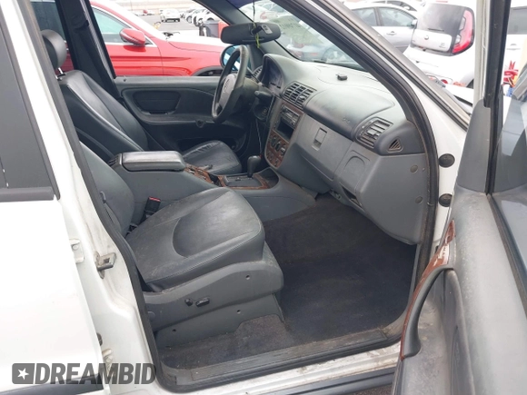 1998 Mercedes-Benz M-Class with VIN 4JGAB54E8WA033005, listed as a IAAI auction lot 41749012 with 194,731 mi miles. Bid and sale history available at carsss.com. Image 5.