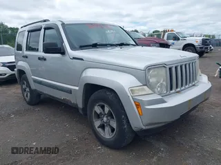 2008 Jeep Liberty Sport z VIN 1J8GN28KX8W247173, wystawiony jako IAAI lot #42259760 z przebiegiem 216 848 mil mil oraz . Historia ofert i sprzedaży dostępna na DreamBid. Obrazek 1.