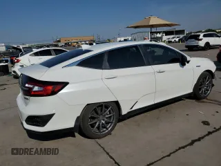 2018 Honda Clarity Plug-In Hybrid with VIN JHMZC5F15JC021839, listed as a Copart auction lot 66439674 with 95,903 mi miles and Clean Title. Bid and sale history available at carsss.com. Image 3.