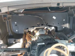 2005 Cadillac Escalade z VIN 1GYEK63N15R161254, wystawiony jako IAAI lot #41329738 z przebiegiem Nie podano mil oraz . Historia ofert i sprzedaży dostępna na DreamBid. Obrazek 14.