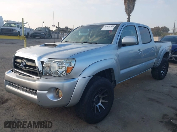 2006 Toyota Tacoma z VIN 3TMMU52N56M003428, wystawiony jako IAAI lot #41473266 z przebiegiem 227 547 mil mil oraz . Historia ofert i sprzedaży dostępna na DreamBid. Obrazek 18.