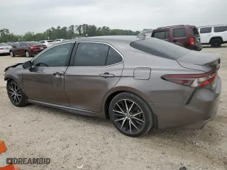 2024 Toyota Camry SE with VIN 4T1G11AK6RU218253, listed as a Copart auction lot 51627095 with 17,333 mi miles and Salvage Title. Bid and sale history available at carsss.com. Image 2.