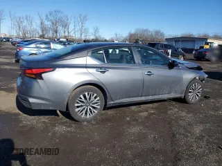 2024 Nissan Altima 2.5 SV with VIN 1N4BL4DW0RN428338, listed as a Copart auction lot 43202365 with 4,165 mi miles and Salvage Title. Bid and sale history available at carsss.com. Image 3.