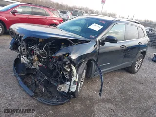2019 Jeep Cherokee Latitude Plus with VIN 1C4PJMLX8KD234278, listed as a IAAI auction lot 41631098 with 70,003 mi miles. Bid and sale history available at carsss.com. Image 18.