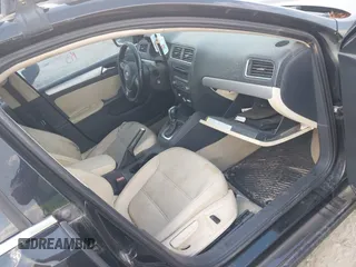 2013 Volkswagen Jetta SE with VIN 3VWDX7AJ9DM308054, listed as a IAAI auction lot 41726950 with 219,711 mi miles and . Bid and sale history available at DreamBid. Image 5.