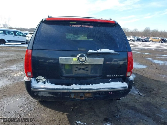 2008 Cadillac Escalade with VIN 1GYFK63888R174313, listed as a IAAI auction lot 41395404 with 274,771 mi miles. Bid and sale history available at carsss.com. Image 16.