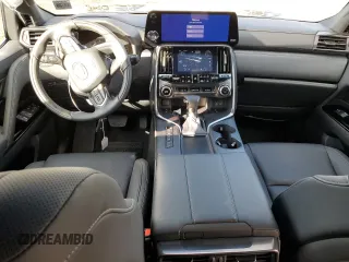 2023 Lexus LX 600 Luxury z VIN JTJGB7CX2P4037884, wystawiony jako Copart lot #77692553 z przebiegiem 9 866 mil mil oraz . Historia ofert i sprzedaży dostępna na DreamBid. Obrazek 8.