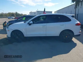2017 Porsche Cayenne with VIN WP1AA2A26HKA91514, listed as a IAAI auction lot 41484197 with 110,212 mi miles. Bid and sale history available at carsss.com. Image 14.